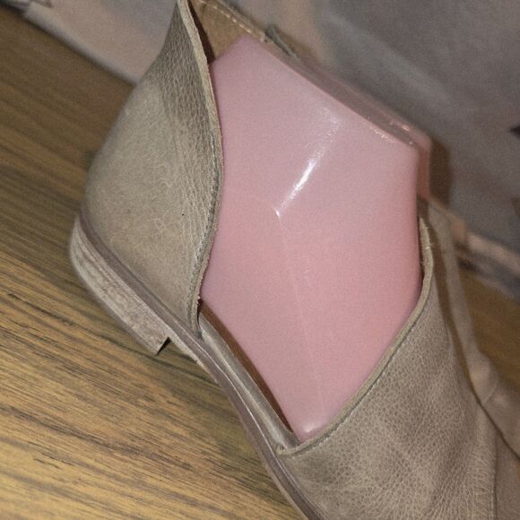 FREE PEOPLE ROYALE Sz 7.5 Brown Leather Bohemian Distressed Cut Out Ankle Boots - Picture 3 of 11